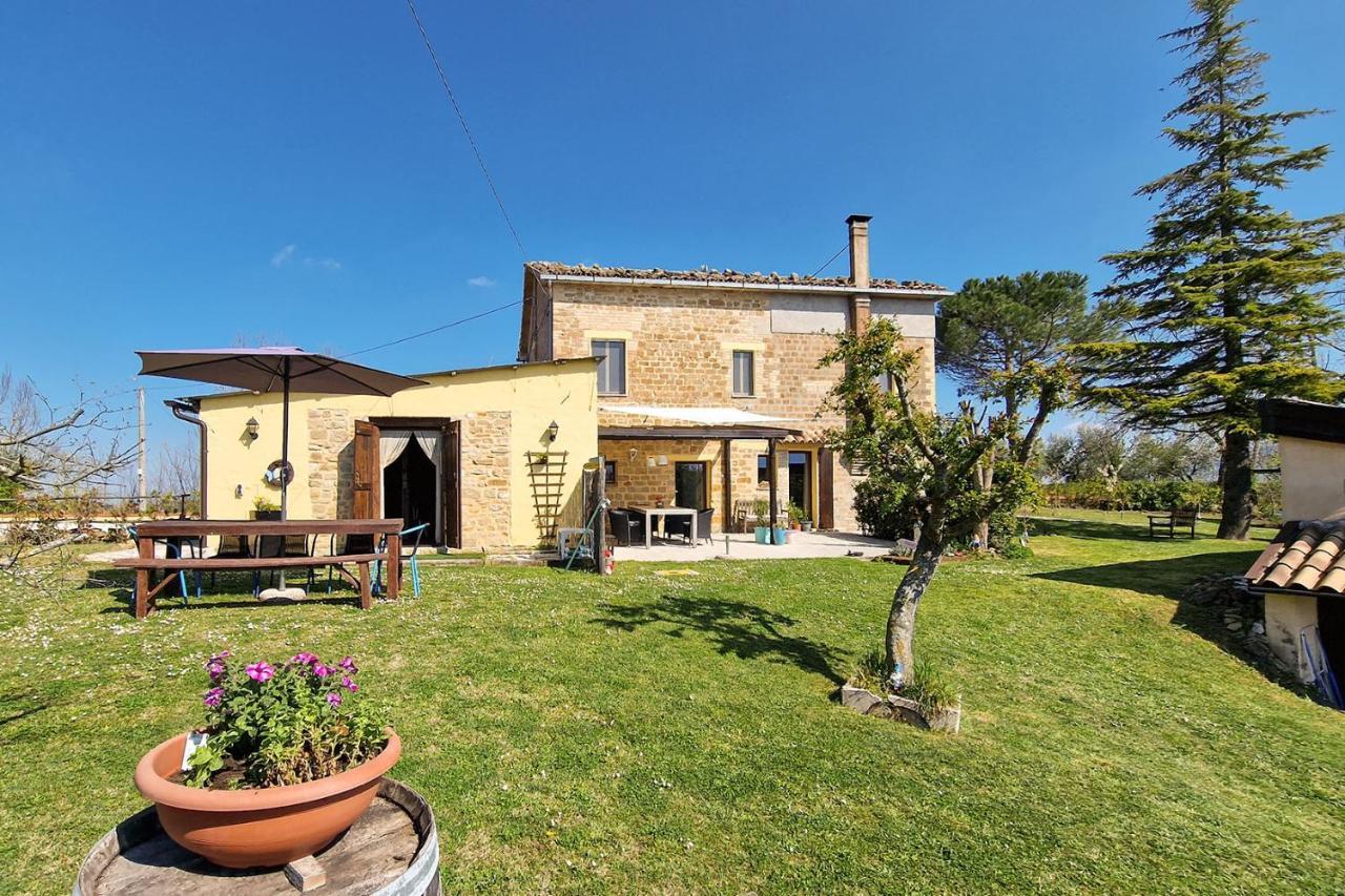 Villa Pilotti Country House Penna San Giovanni Bagian luar foto
