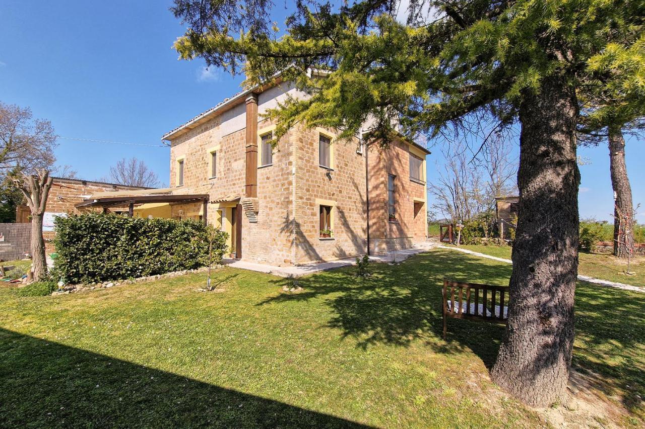 Villa Pilotti Country House Penna San Giovanni Bagian luar foto